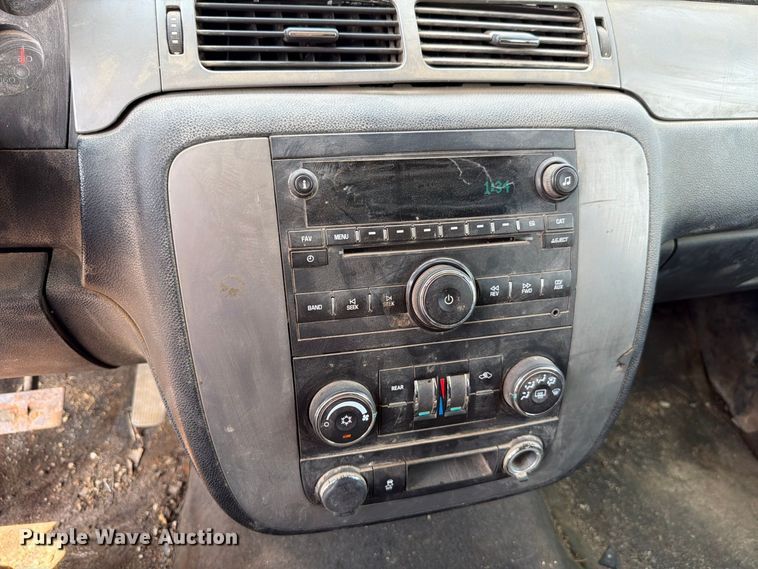 image for item FH6327 2012 Chevrolet Suburban 1500 SUV