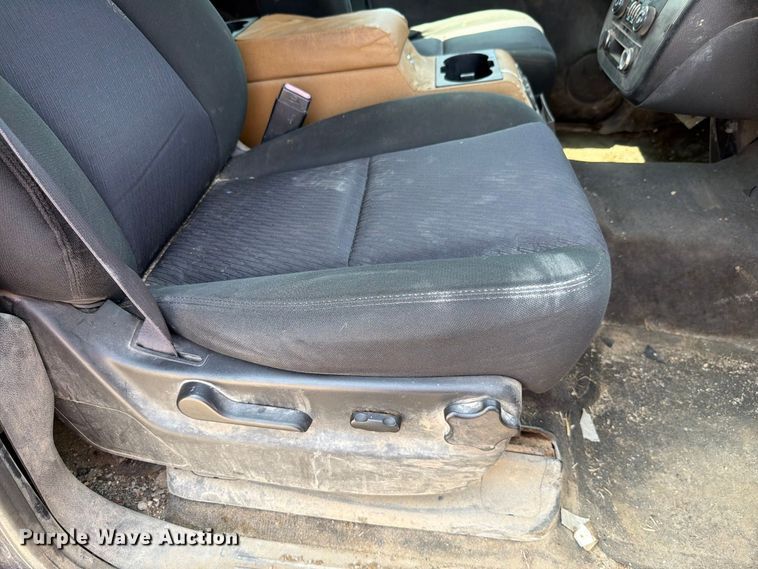 image for item FH6327 2012 Chevrolet Suburban 1500 SUV