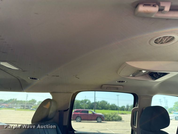 image for item FH6327 2012 Chevrolet Suburban 1500 SUV