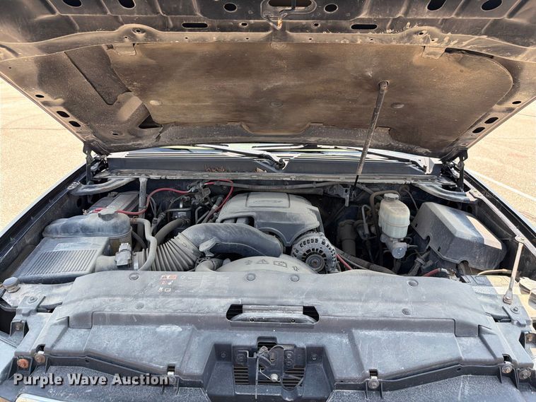 image for item FH6327 2012 Chevrolet Suburban 1500 SUV