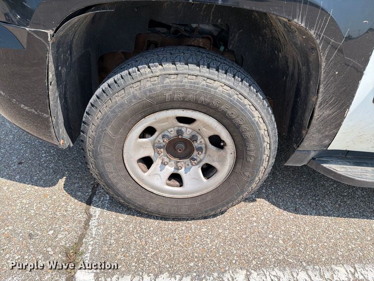 image for item FH6327 2012 Chevrolet Suburban 1500 SUV