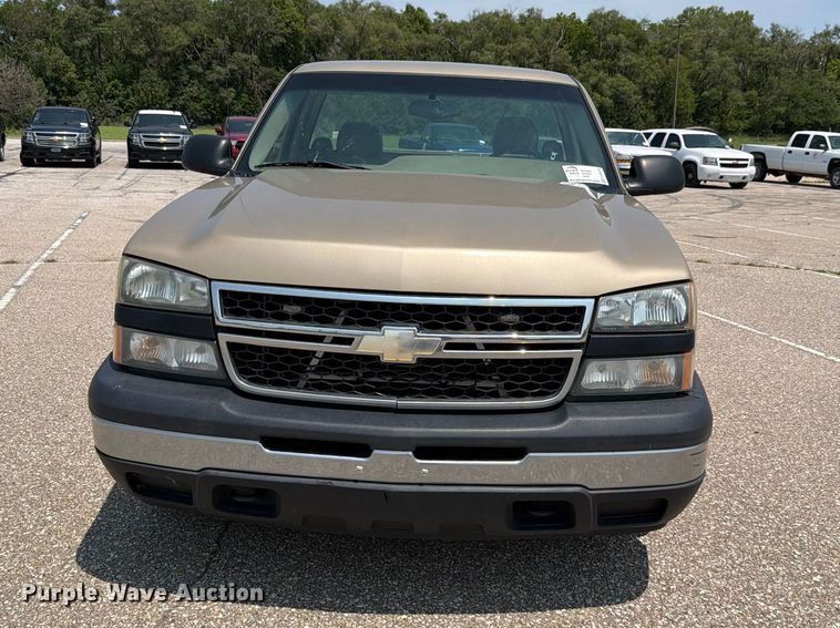 image for item FH6328 2006 Chevrolet Silverado 1500 pickup truck