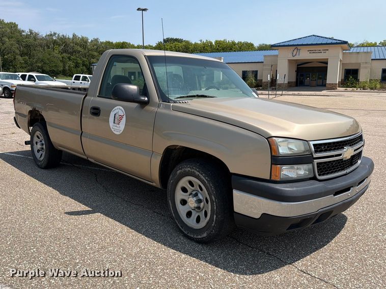 image for item FH6328 2006 Chevrolet Silverado 1500 pickup truck