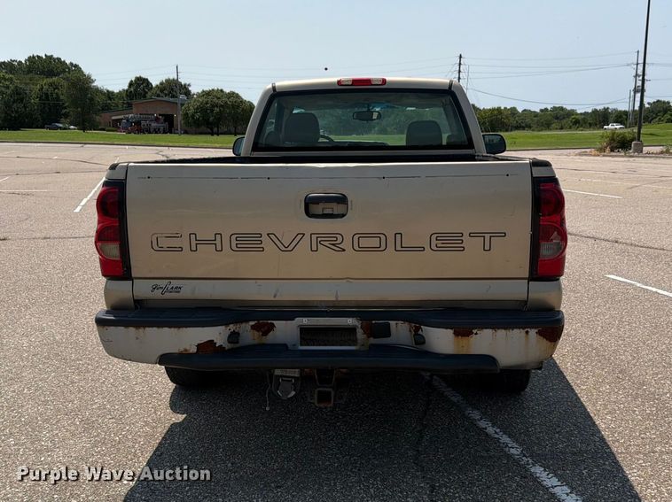 image for item FH6328 2006 Chevrolet Silverado 1500 pickup truck