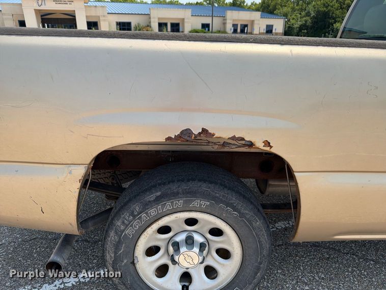 image for item FH6328 2006 Chevrolet Silverado 1500 pickup truck