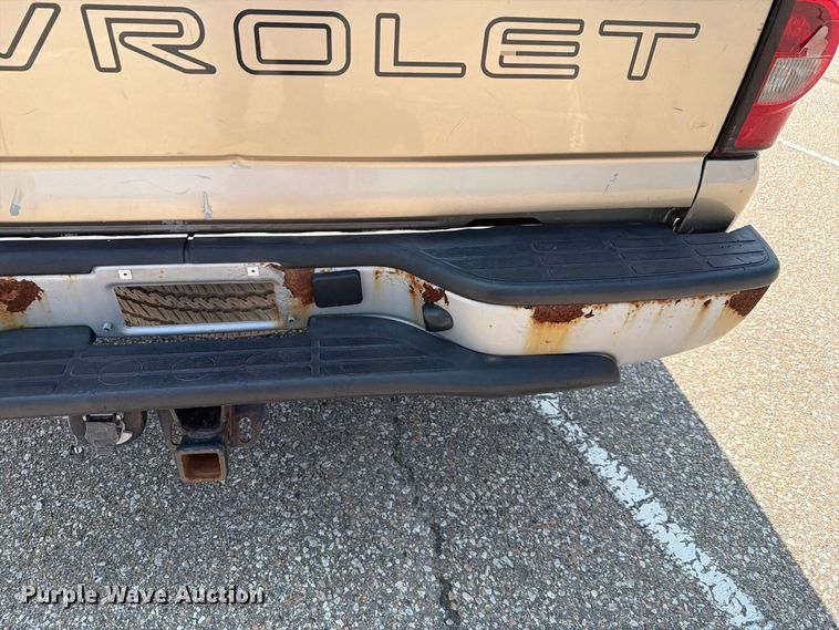 image for item FH6328 2006 Chevrolet Silverado 1500 pickup truck
