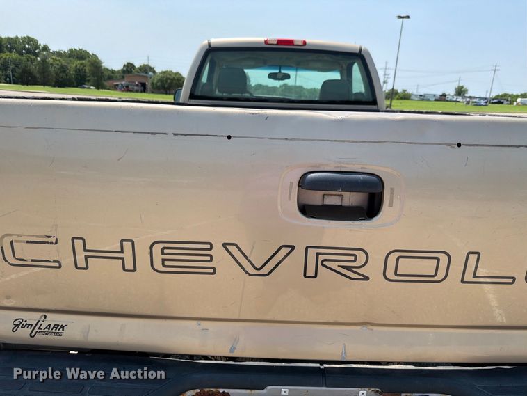 image for item FH6328 2006 Chevrolet Silverado 1500 pickup truck