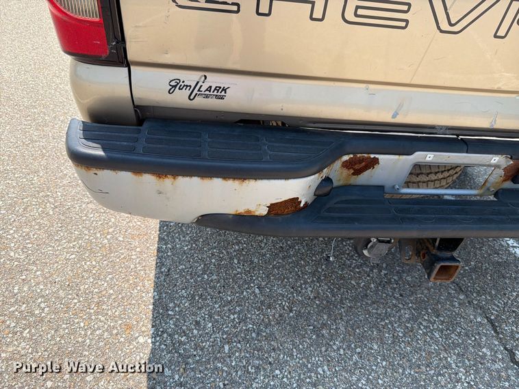 image for item FH6328 2006 Chevrolet Silverado 1500 pickup truck