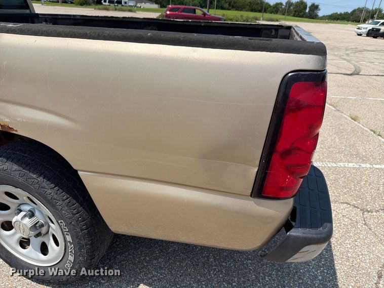 image for item FH6328 2006 Chevrolet Silverado 1500 pickup truck