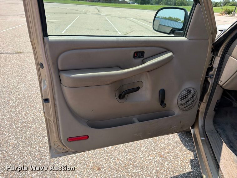 image for item FH6328 2006 Chevrolet Silverado 1500 pickup truck