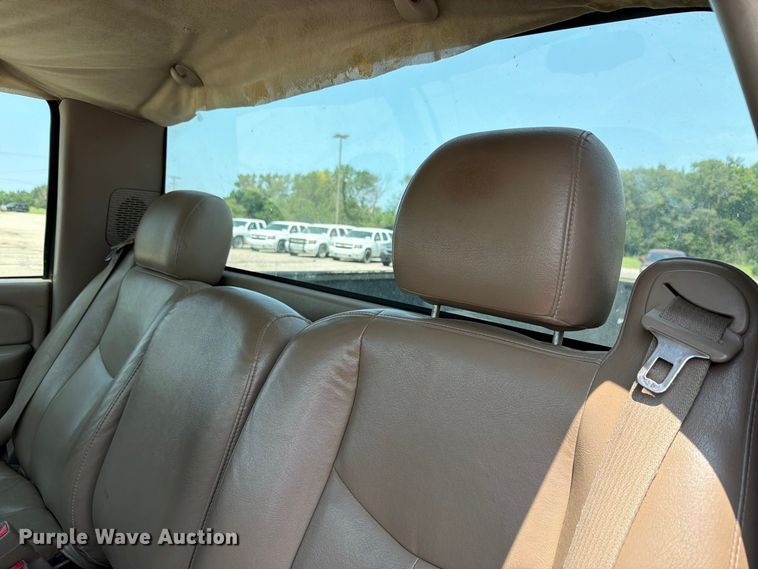 image for item FH6328 2006 Chevrolet Silverado 1500 pickup truck
