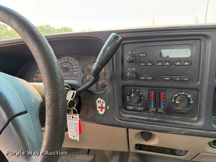 image for item FH6328 2006 Chevrolet Silverado 1500 pickup truck
