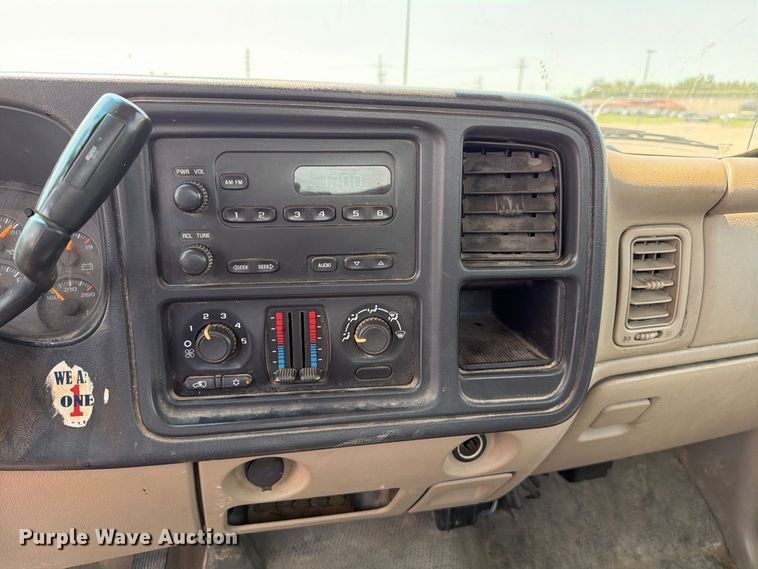image for item FH6328 2006 Chevrolet Silverado 1500 pickup truck