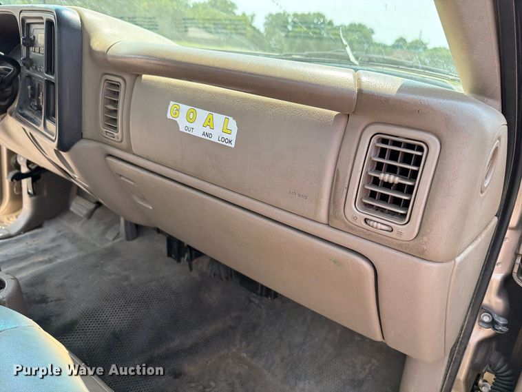 image for item FH6328 2006 Chevrolet Silverado 1500 pickup truck