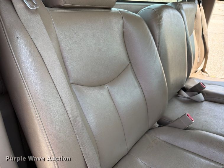 image for item FH6328 2006 Chevrolet Silverado 1500 pickup truck