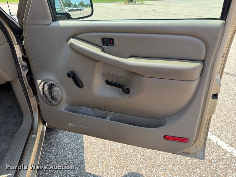 image for item FH6328 2006 Chevrolet Silverado 1500 pickup truck