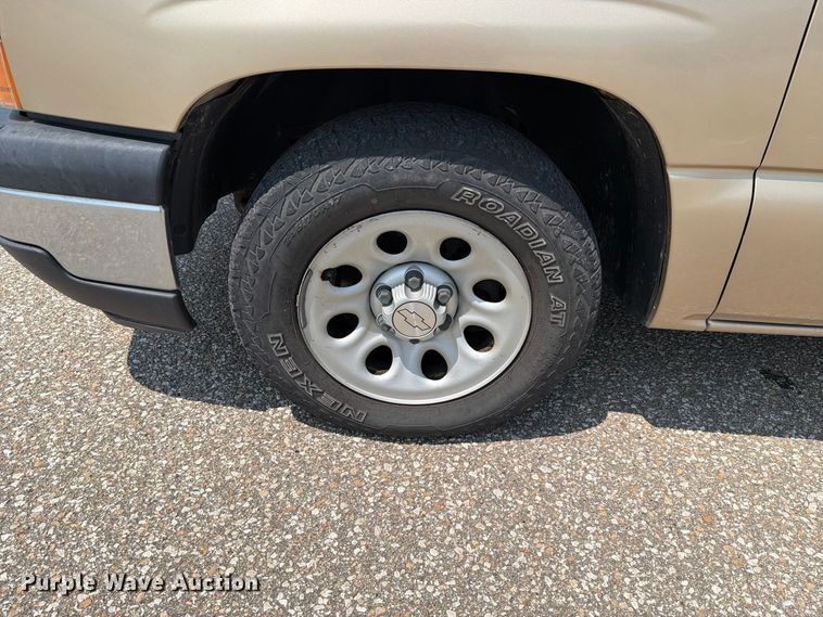 image for item FH6328 2006 Chevrolet Silverado 1500 pickup truck