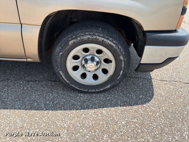 image for item FH6328 2006 Chevrolet Silverado 1500 pickup truck