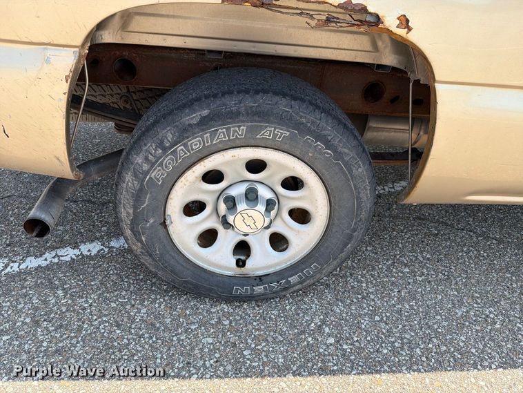image for item FH6328 2006 Chevrolet Silverado 1500 pickup truck