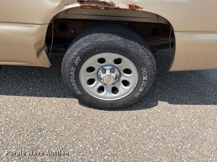image for item FH6328 2006 Chevrolet Silverado 1500 pickup truck