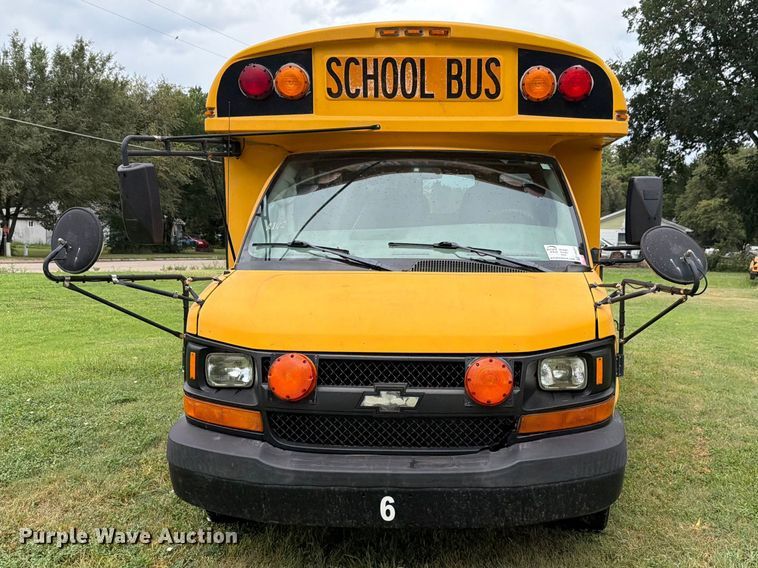 image for item FH6353 2005 Chevrolet Express school bus