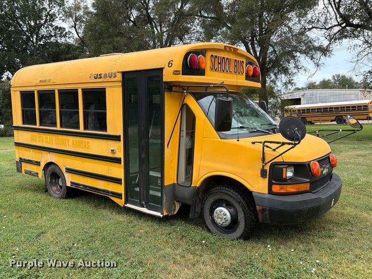 image for item FH6353 2005 Chevrolet Express school bus