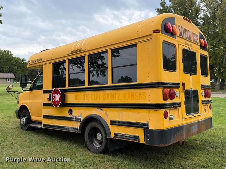 image for item FH6353 2005 Chevrolet Express school bus