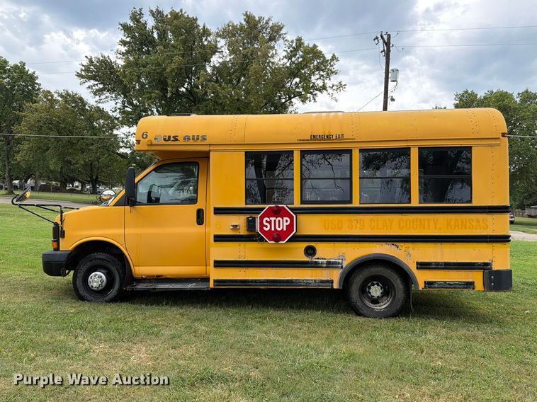 image for item FH6353 2005 Chevrolet Express school bus