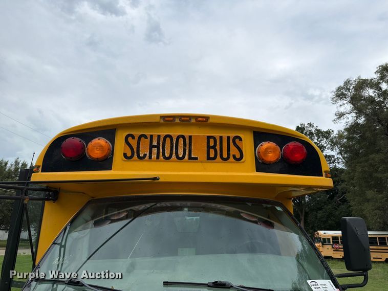 image for item FH6353 2005 Chevrolet Express school bus