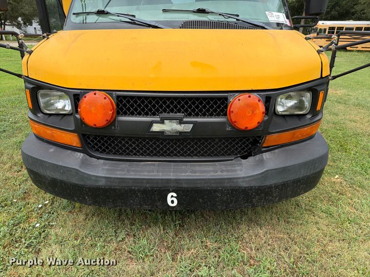 image for item FH6353 2005 Chevrolet Express school bus