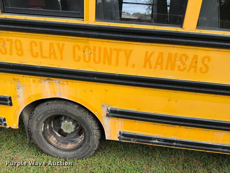 image for item FH6353 2005 Chevrolet Express school bus