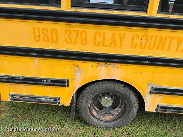image for item FH6353 2005 Chevrolet Express school bus
