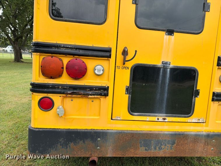image for item FH6353 2005 Chevrolet Express school bus