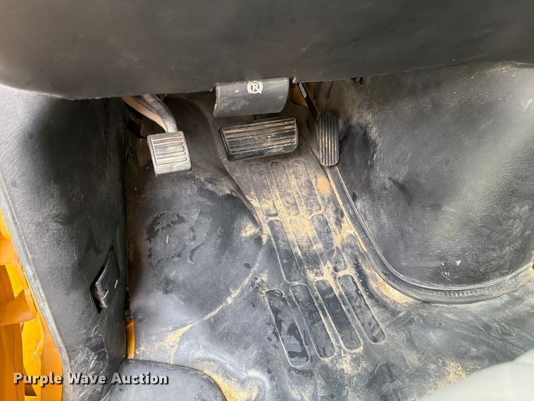 image for item FH6353 2005 Chevrolet Express school bus