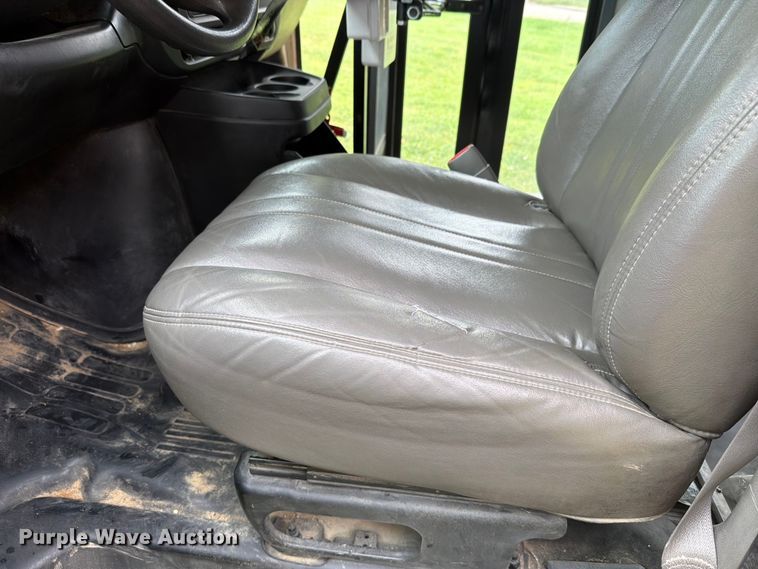image for item FH6353 2005 Chevrolet Express school bus