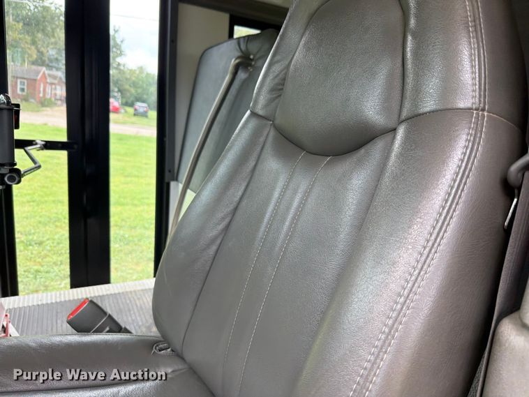 image for item FH6353 2005 Chevrolet Express school bus
