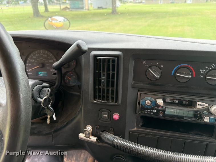 image for item FH6353 2005 Chevrolet Express school bus