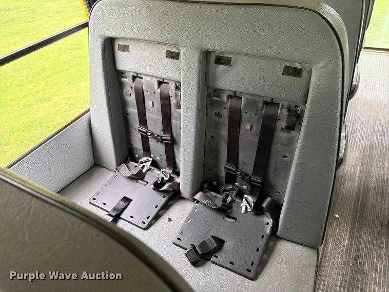 image for item FH6353 2005 Chevrolet Express school bus