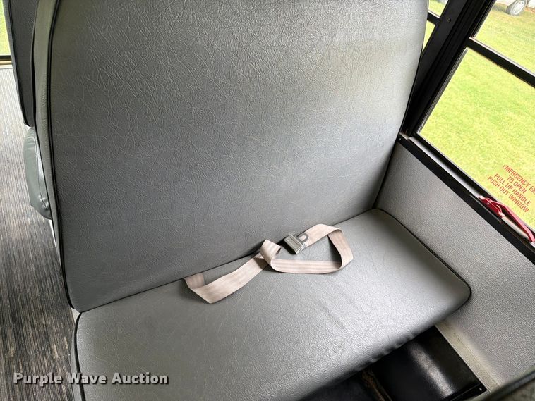 image for item FH6353 2005 Chevrolet Express school bus