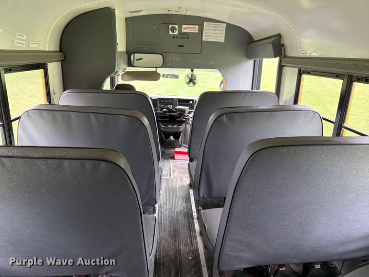 image for item FH6353 2005 Chevrolet Express school bus