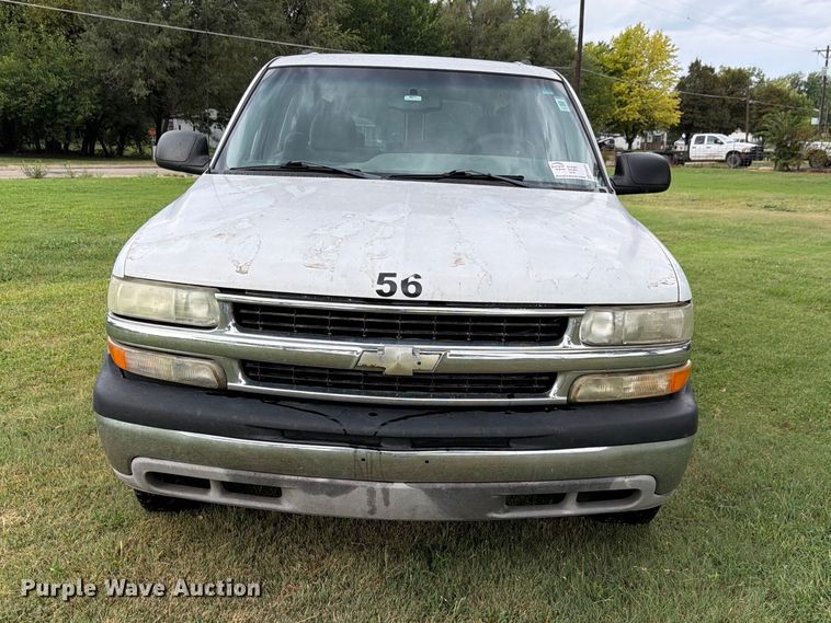 image for item FH6354 2003 Chevrolet Suburban 1500 SUV
