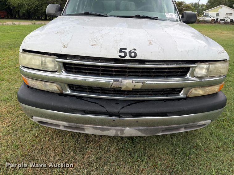 image for item FH6354 2003 Chevrolet Suburban 1500 SUV