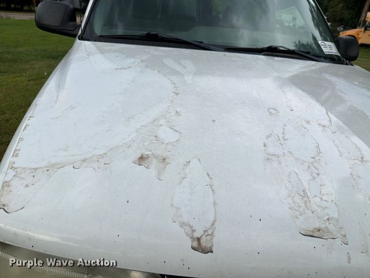 image for item FH6354 2003 Chevrolet Suburban 1500 SUV