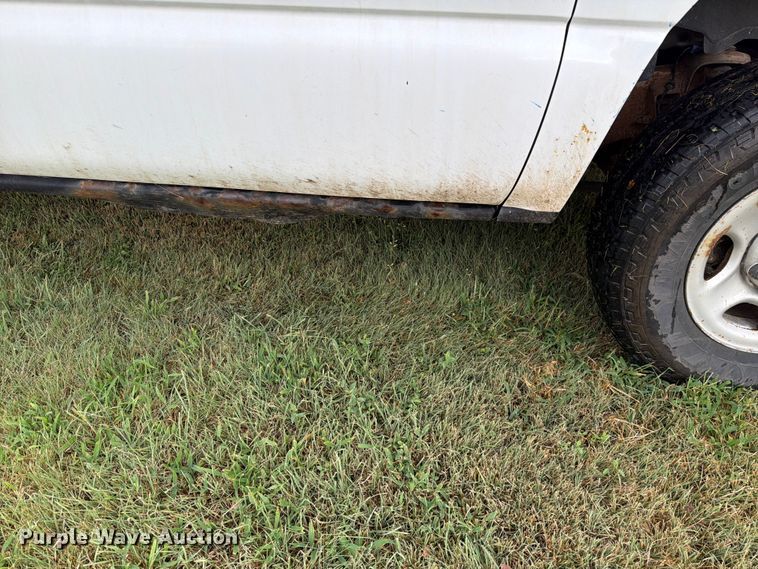 image for item FH6354 2003 Chevrolet Suburban 1500 SUV