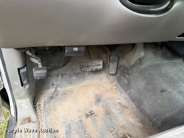 image for item FH6354 2003 Chevrolet Suburban 1500 SUV