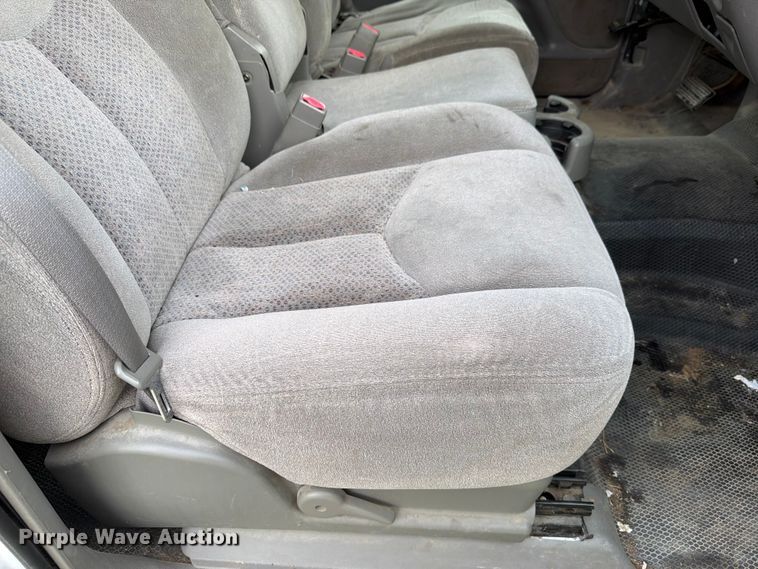 image for item FH6354 2003 Chevrolet Suburban 1500 SUV