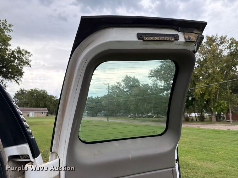 image for item FH6354 2003 Chevrolet Suburban 1500 SUV