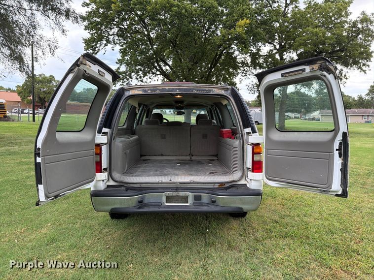 image for item FH6354 2003 Chevrolet Suburban 1500 SUV