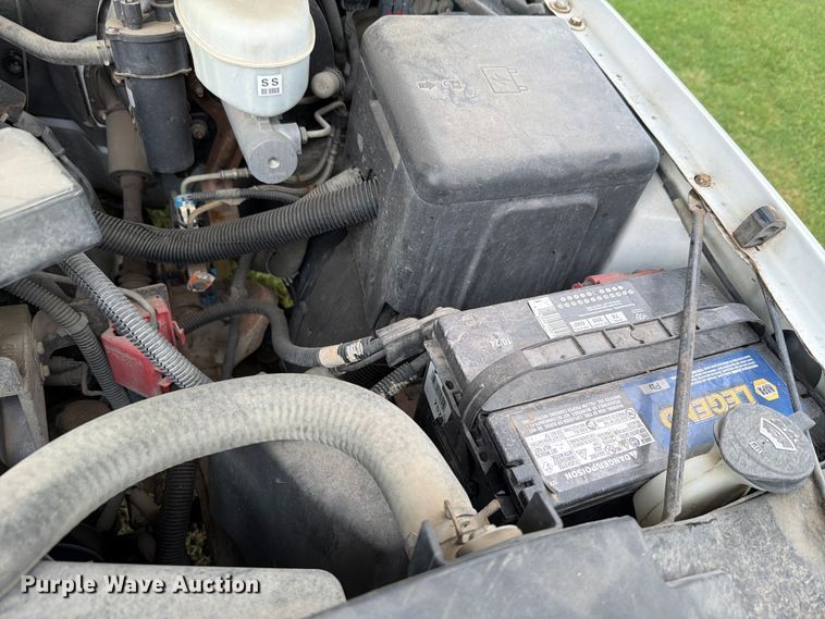 image for item FH6354 2003 Chevrolet Suburban 1500 SUV