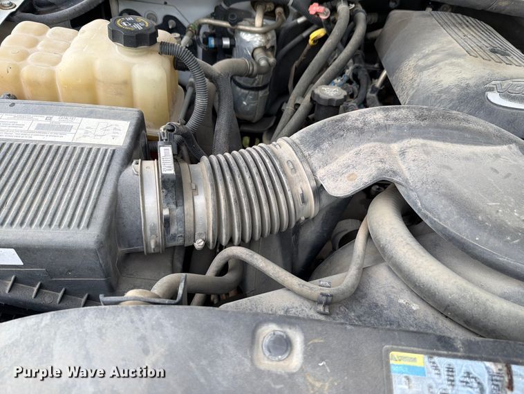 image for item FH6354 2003 Chevrolet Suburban 1500 SUV
